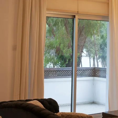 Dasoudi Beachfront Apartment Apartment *