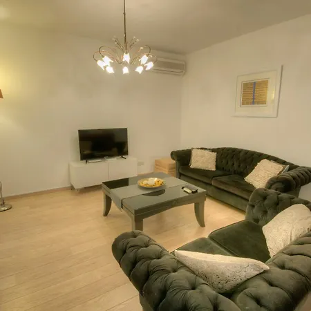 Dasoudi Beachfront *